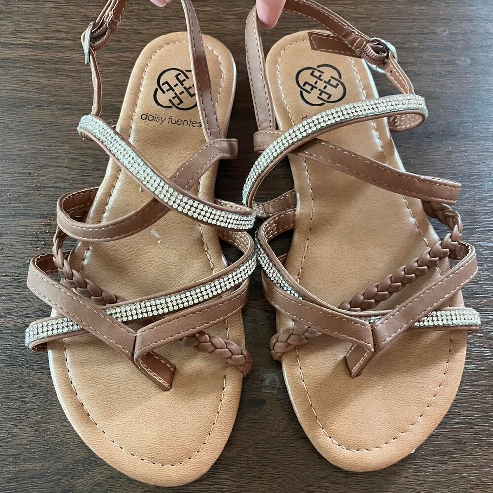 Daisy Fuentes Sandals Strappy Women's 6 Tan and Brown Gemstones